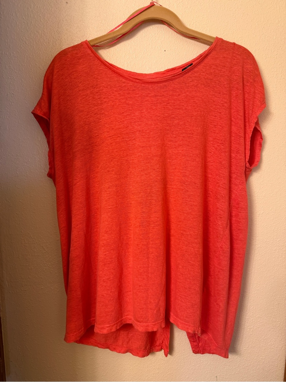 Tahari Coral Short Sleeve Crew Neck Top
